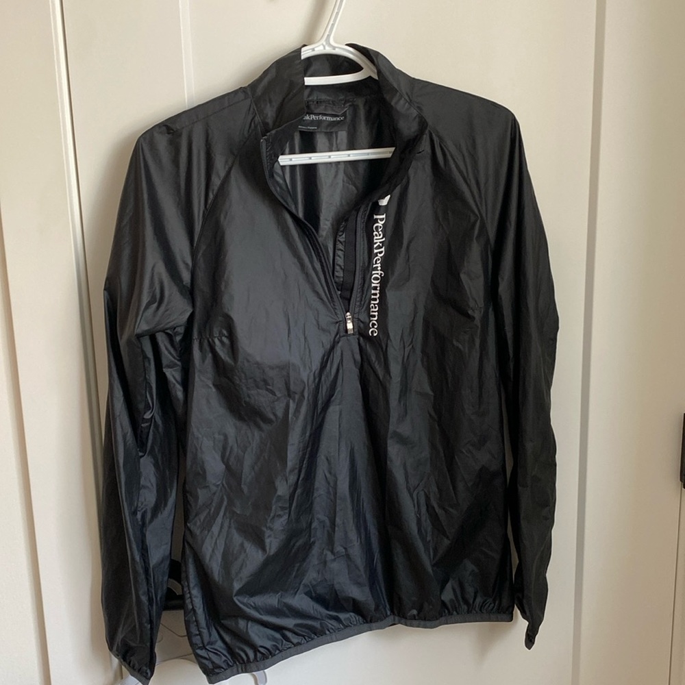 NWOT Peak Performance Windbreaker golf shell